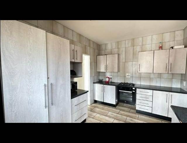 3 BEDROOM TOWNHOUSE FOR SALE IN ARBORETUM